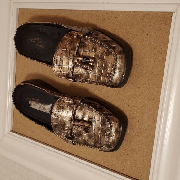 Easy Street mock croc tasseled metallic gold slip on shoes size 7 - Picture 1 of 7